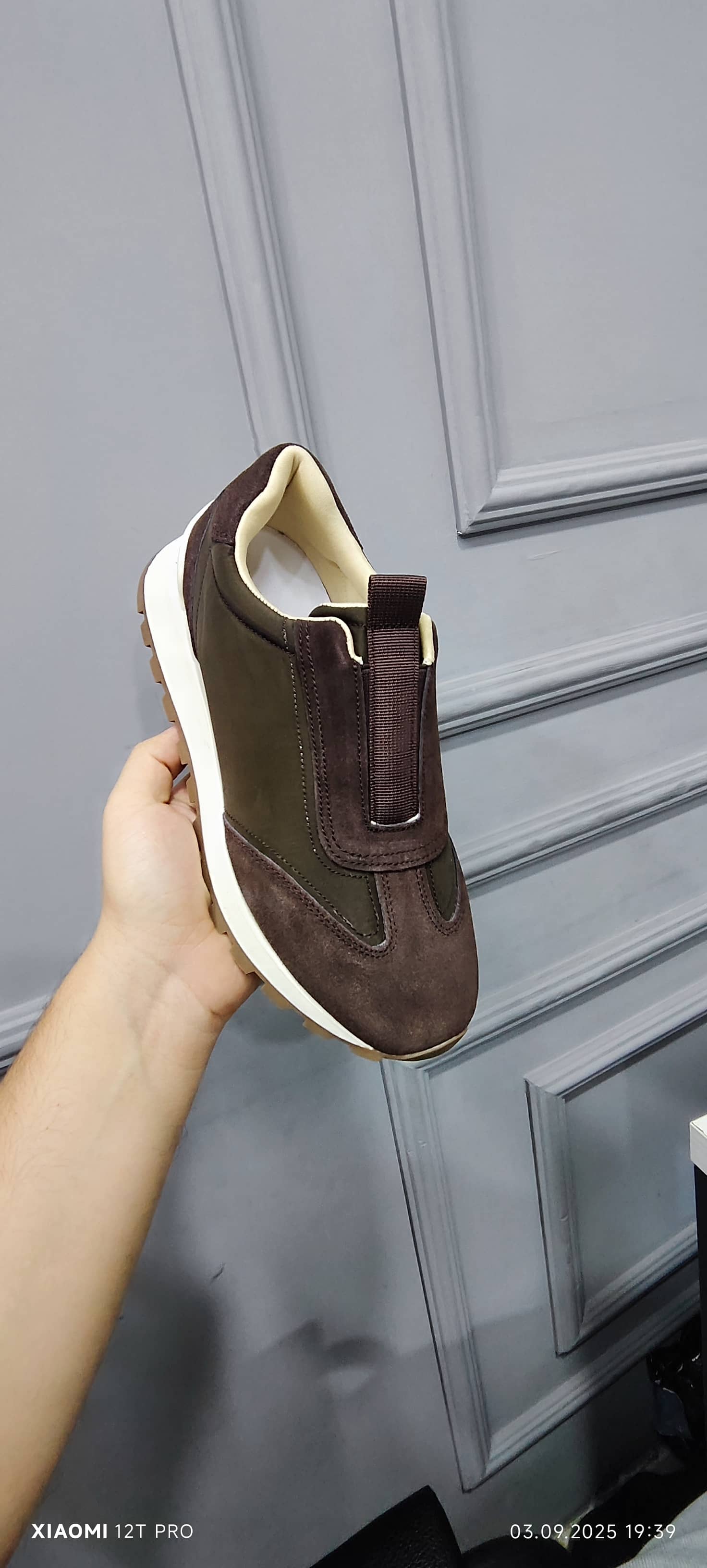 B.Cucinelli China Cross D-10 / brown / 40 1