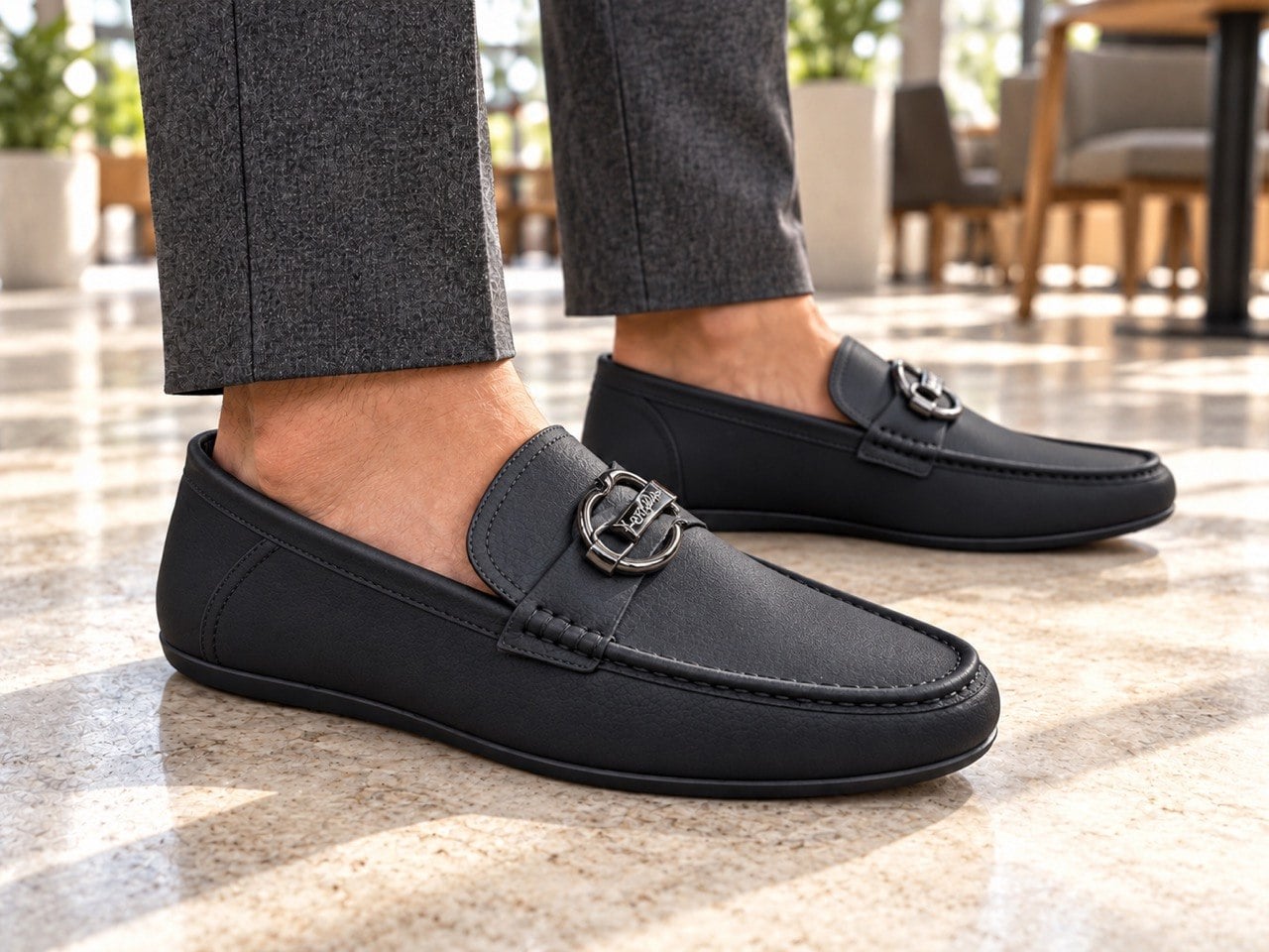 Ferragamo china makas X9471 / Black / 39